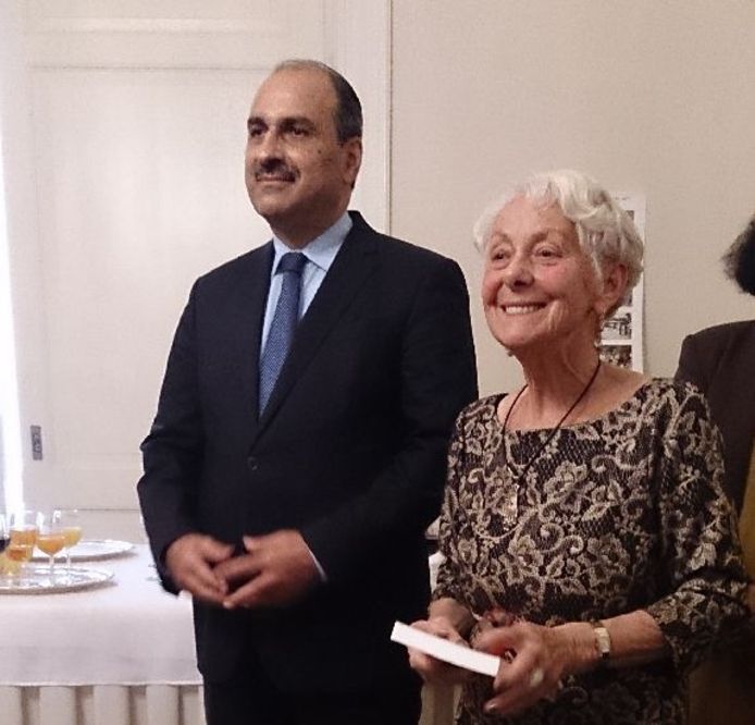 Els Bruëns en de Tunesische ambassadeur Ben Becher bij de presentatie van het boek 'This is it'.