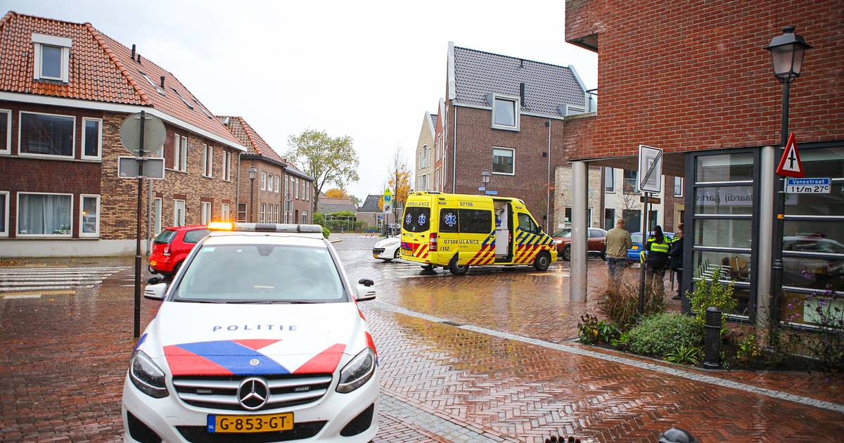 Fietser gewond na botsing met auto in Nijkerk.