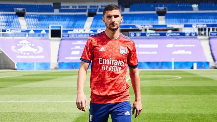 Het nieuwe uitshirt van Olympique Lyon.