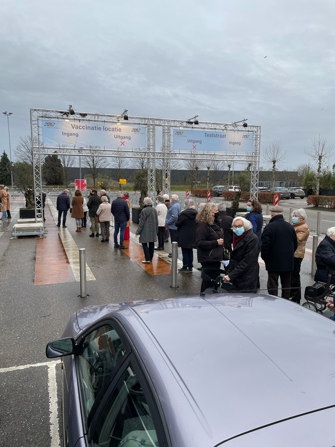 Nieuwsoverzicht | 13 ME'ers hebben corona na rellen - Tientallen ...