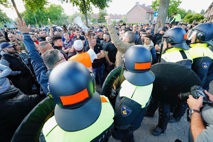 Grimmige sfeer in Eindhoven bij Pegida-demonstratie
