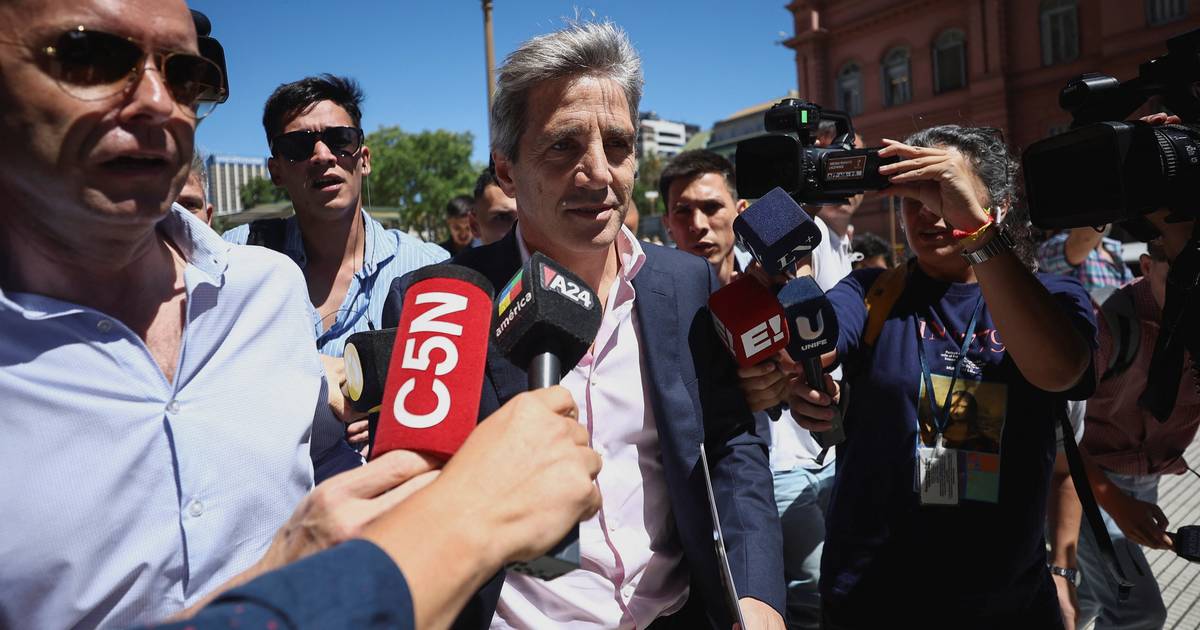 Il nuovo governo argentino svaluta il peso del 54%: “evitando un’iperinflazione catastrofica” |  al di fuori