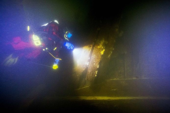 Onderwaterarcheologen hebben het lang verloren gewaande zusterschip van de Vasa ontdekt.