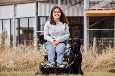 “Het contract lag klaar... en toen mailden ze een foto van de trappen voor het kantoor”: Lieze (22) zit in een rolstoel en vindt maar geen stageplaats