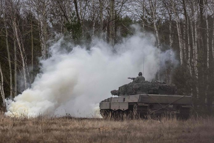 Komen de beloofde tanks, zoals deze Leopard 2, nog op tijd voor de verwachte offensieven?