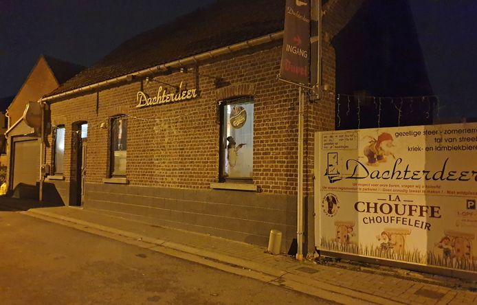 Café Dachterdeer bevindt zich in de Langestraat in Hekelgem.