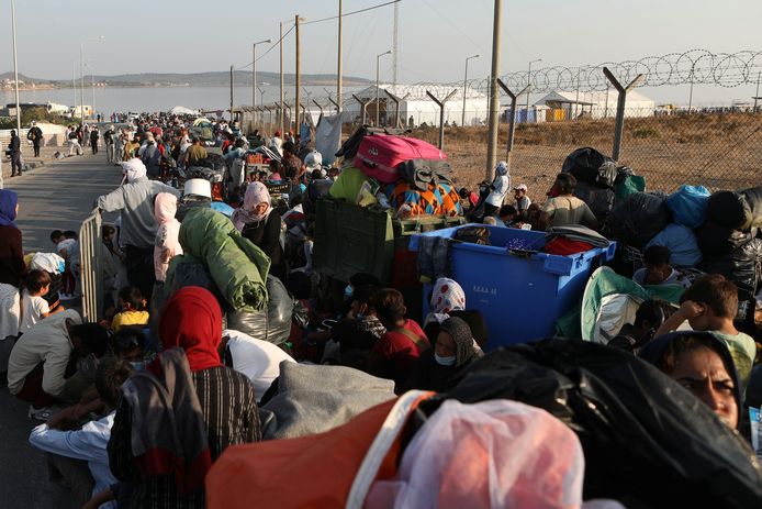 Migranten op Lesbos moeten daar blijven tot hun asielaanvraag is behandeld.