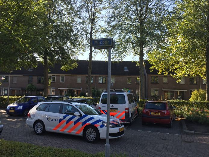 Politie aan de Putter in Etten-Leur.