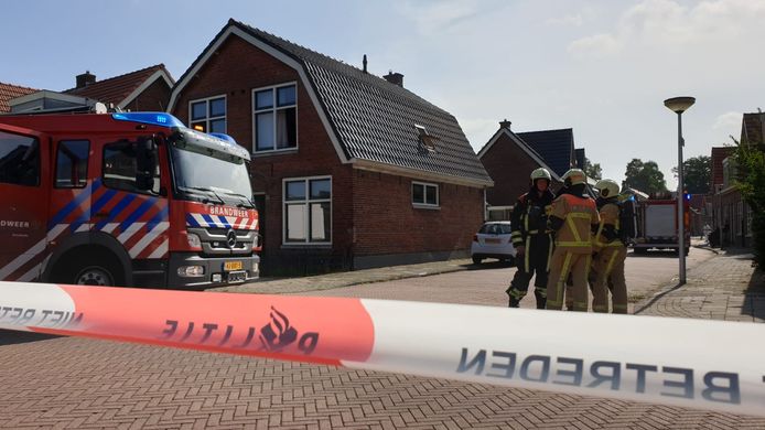 De Alleeweg in Enschede is afgesloten