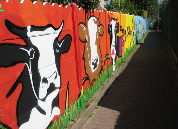 Streetart in Terbank in Leuven. De muurschildering is het resultaat van een initiatief van de buurtbewoners dat steun kreeg van de stad Leuven.