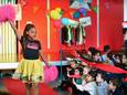Op de catwalk toonden leerlingen kleding van de kledingbank.