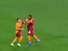 Un joueur de Galatasaray assène un coup de tête à un partenaire avant d’être expulsé par le VAR