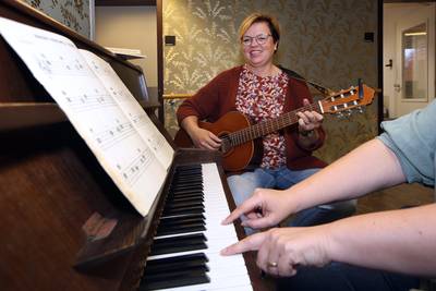 Petra is muziektherapeut: ‘Door muziek lukt het mensen ineens toch om zich te uiten’