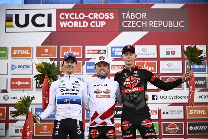 Het podium in Tabor met Van der Haar, Iserbyt en Vanthourenhout.