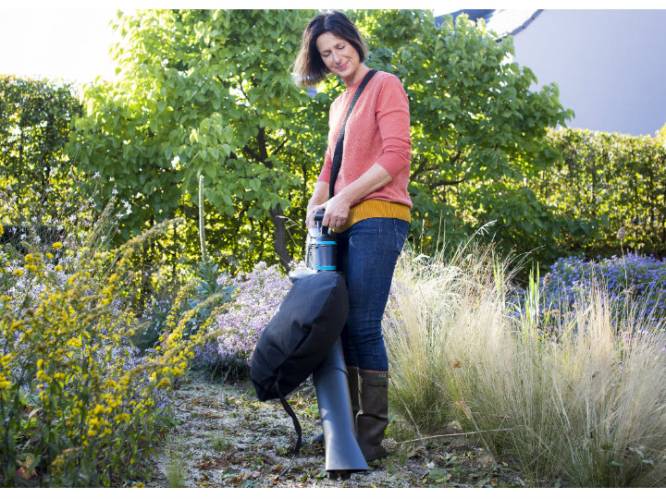 “Draad of accu? Elk heeft zijn voor- en nadelen”: onze tuinexperte test de beste bladruimers voor elk budget