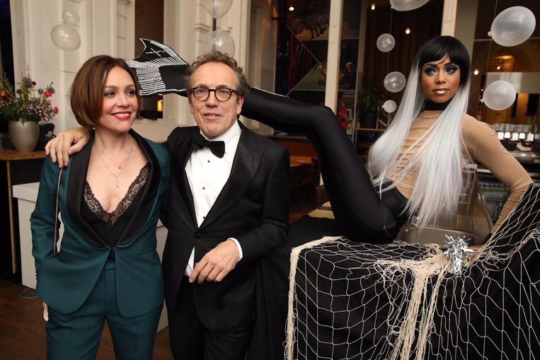 Het Boekenbal: rondjes lopen en pas later mal dansen | Het Parool