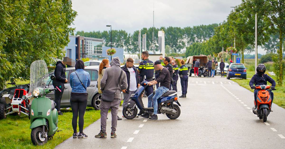 BEMMEL - Bij een illegale straatrace in het buitengebied ten zuiden van Arnhem is zondagmiddag een man zwaargewond geraakt.