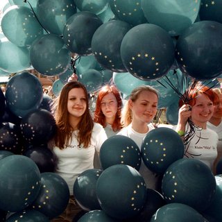Twintig jaar geleden kreeg de EU er tien nieuwe lidstaten bij. Dat heeft zowel Oost- als West-Europa diepgaand veranderd
