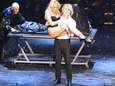 Hans Klok haalt sexy vamp Pamela Anderson terug op podium