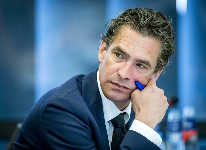 Minister Bas van 't Wout is niet de enige politicus aan ...