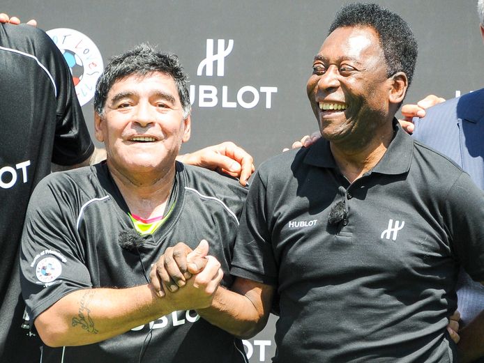 Maradona met Pelé.