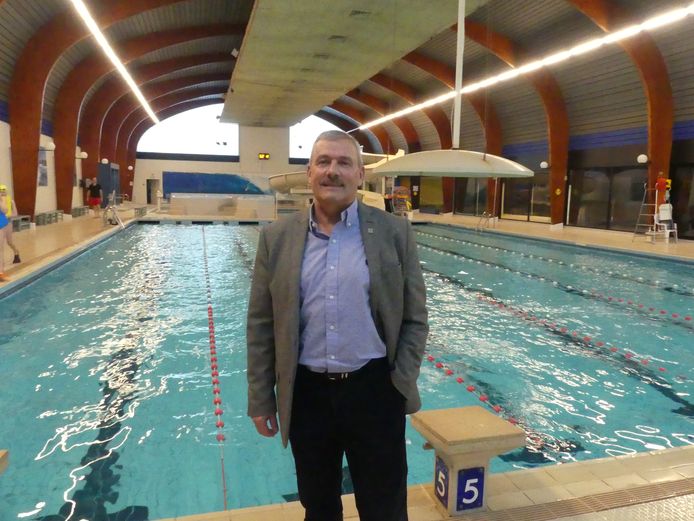 Luc Van Praet aan zwembad Palaestra.