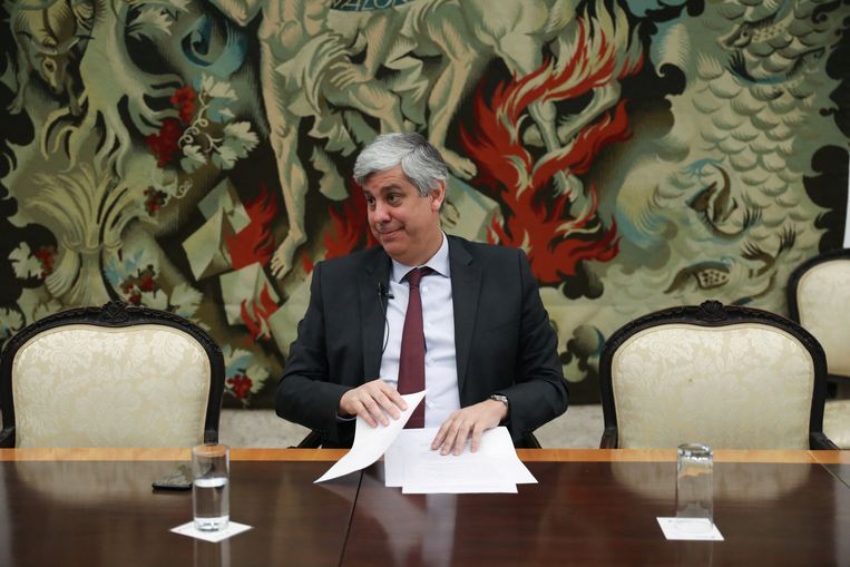 President van de Eurogroep en Portugees minister van Financiën Mario Centeno moet Hoekstra tot een soepeler houding verleiden. Beeld Reuters