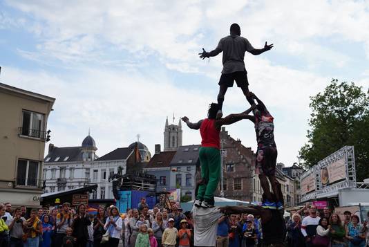 Acrobatics near St. James Square.