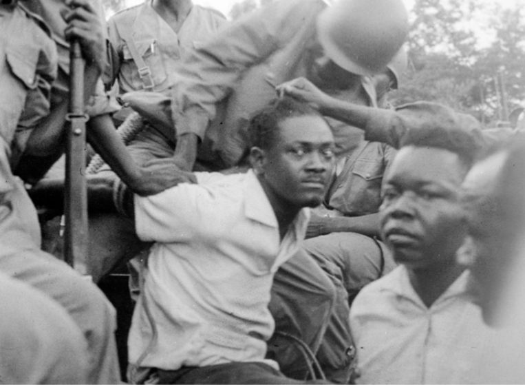 'Op 1 december 1960 wordt Lumumba gearresteerd door troepen van Mobutu. Zes weken later zou hij terechtgesteld worden.’ Beeld 