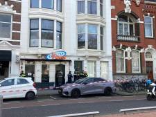 Man (33) neergestoken bij zijn auto in Rotterdam-Centrum