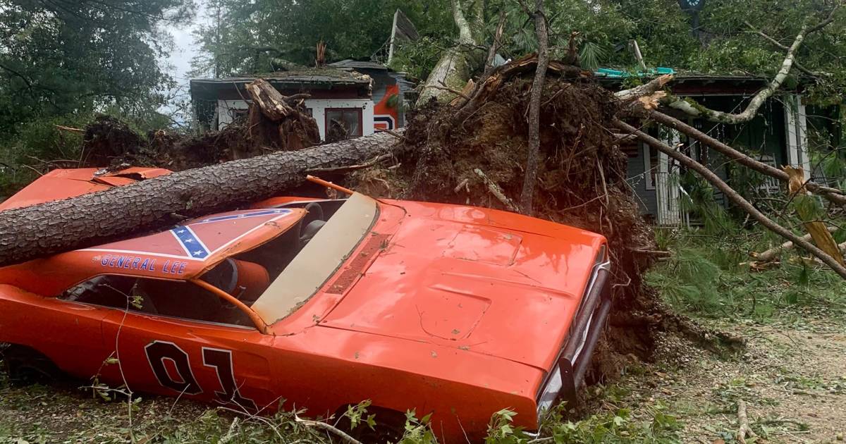 Il ‘General Lee’ del protagonista dei Duchi di Hazzard è stato gravemente danneggiato dall’uragano |  le auto