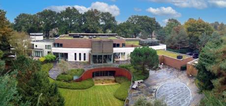 Nieuwsoverzicht | 92 namen voor Paaspop in september - James Bond-achtige villa te koop voor 11 miljoen