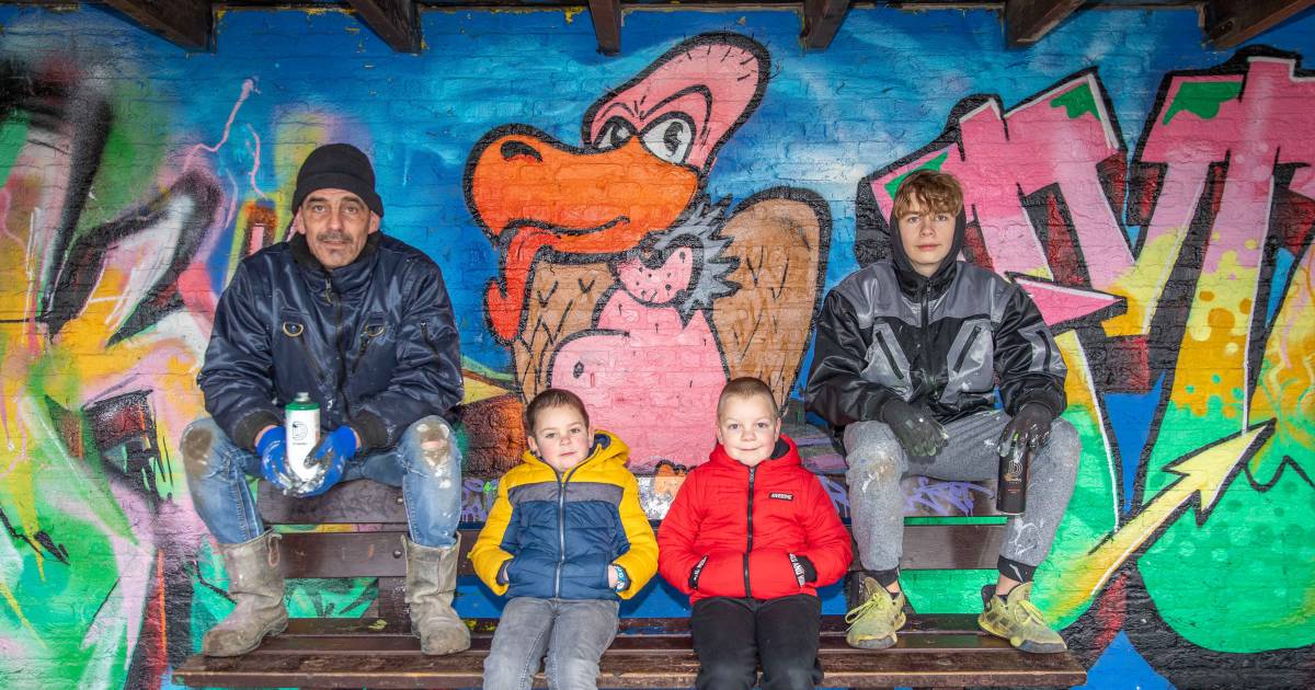 Vette teksten en een stoere adelaar als wapen tegen het negatieve imago van de chillplek in Vogelwaa