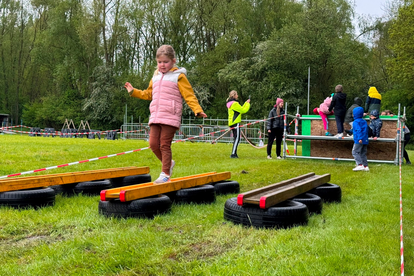 Hindernissenloop als alternatief voor scholenveldloop: “Samenwerken ...