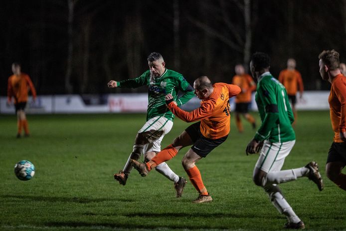 Gelders Eiland (oranje) komt zondag niet in actie.