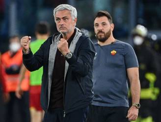 Naar tribune verwezen? Dat houdt José Mourinho niet tegen...