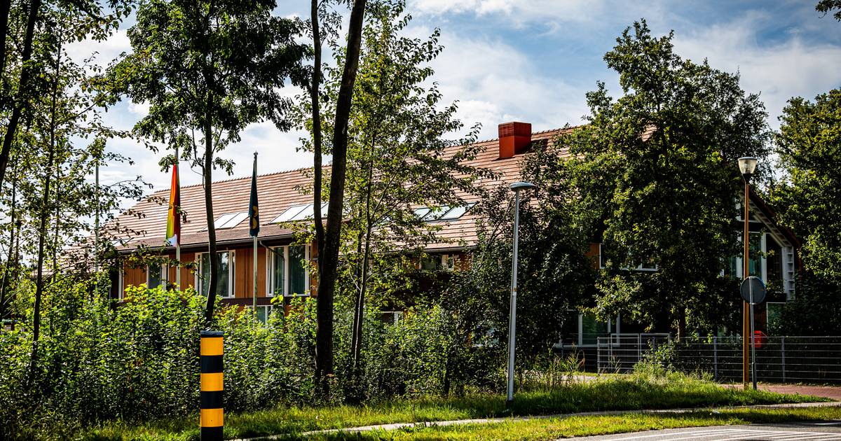 Abdolreza (41) moet azc Luttelgeest uit na weigeren passende woning: ‘Aparte slaapkamer is alles wat