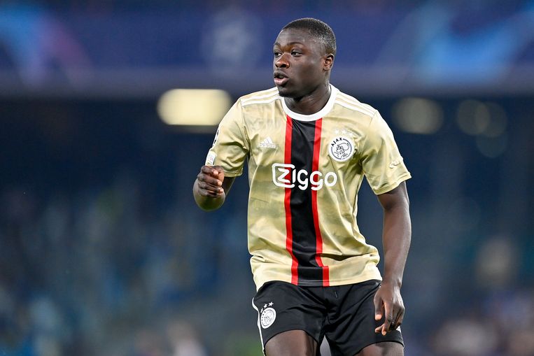 Ajax bewoog hemel en aarde voor Wijndal en Brobbey, maar waarom? - Parool.nl