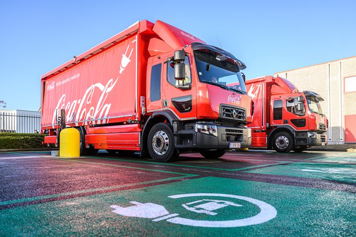 Coca-Cola gaat zijn ‘laatste kilometer’-leveringen aan klanten in België voortaan door 30 elektrische trucks laten doen.