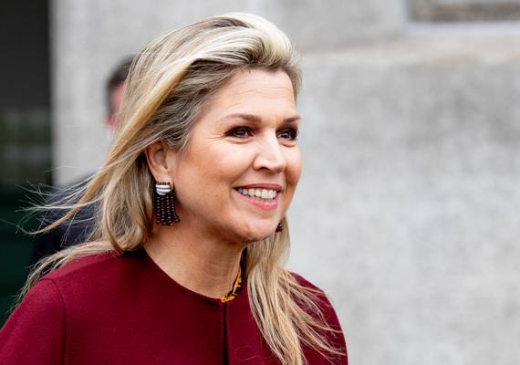 Koningin Máxima opent het royal capejas-seizoen met zwier