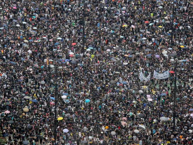 Opnieuw tienduizenden de straat op in Hongkong