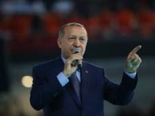 La livre turque s'effondre, Erdogan dénonce une "guerre économique"