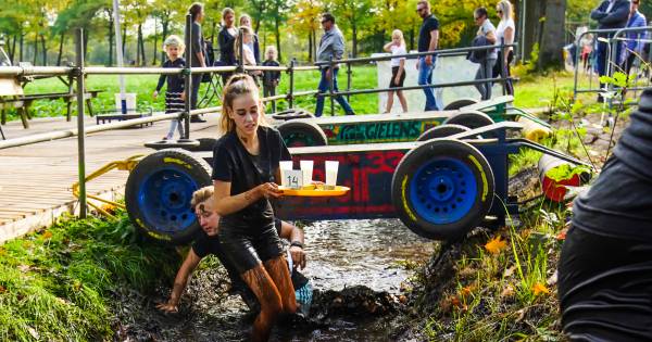 Limonollen: met een blad limonade door Griendtsveen hollen - Eindhovens Dagblad