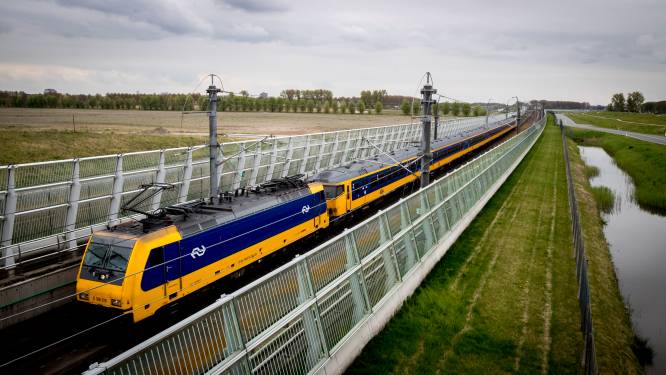 Met de trein van Groningen via Stadskanaal en Emmen naar Enschede: ChristenUnie wil onderzoek naar Nedersaksenlijn