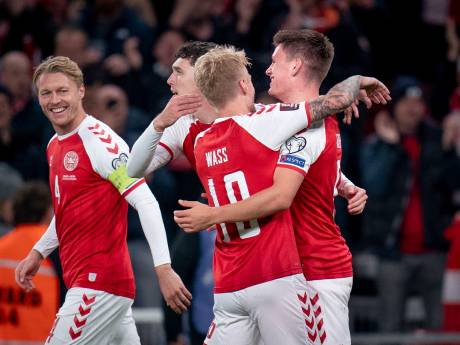 Denemarken pakt WK-ticket, hattrick Ronaldo, drama voor Van 't Schip en goals voor Tadic en Zahavi