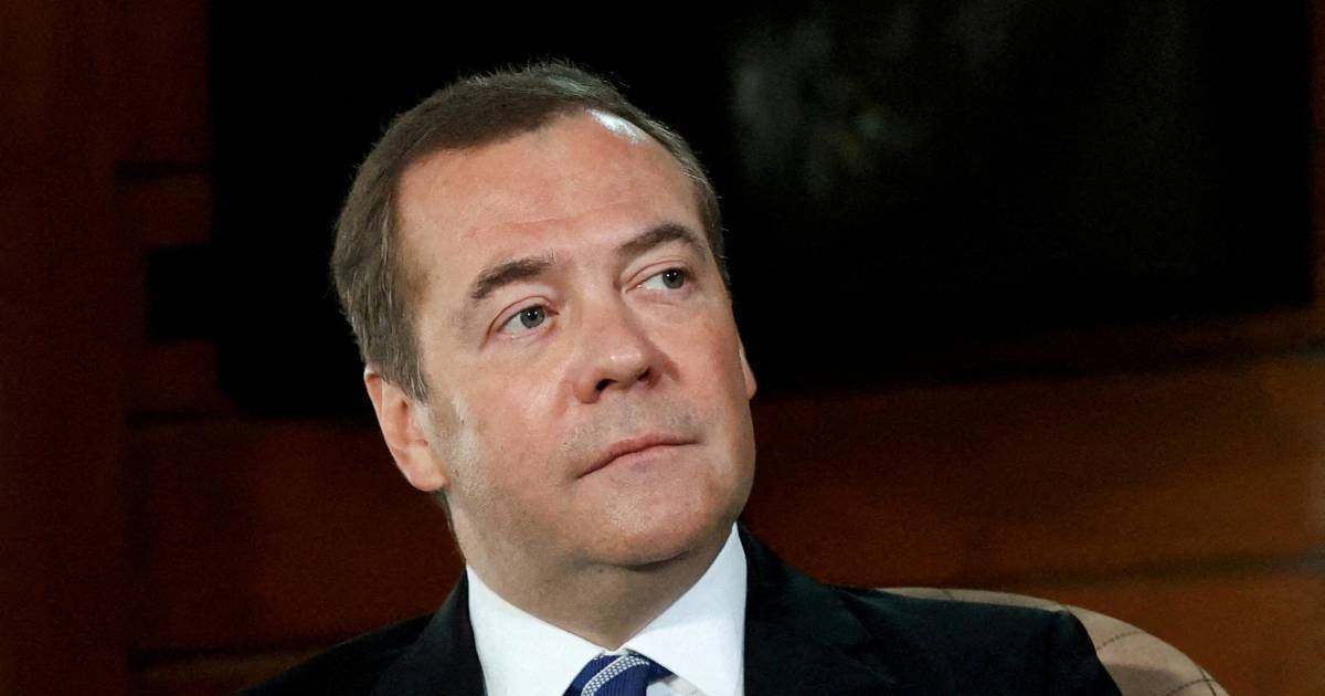 Экс-президент России Медведев: Россия готова двигаться к «границам с Польшей» |  Украина и Россия война