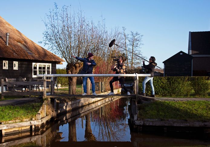 Eddy Zoëy ging onder meer op bezoek in Giethoorn.