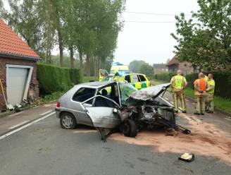 Bestuurder verliest controle over voertuig in Sint-Niklaas en botst tegen gevel van woning