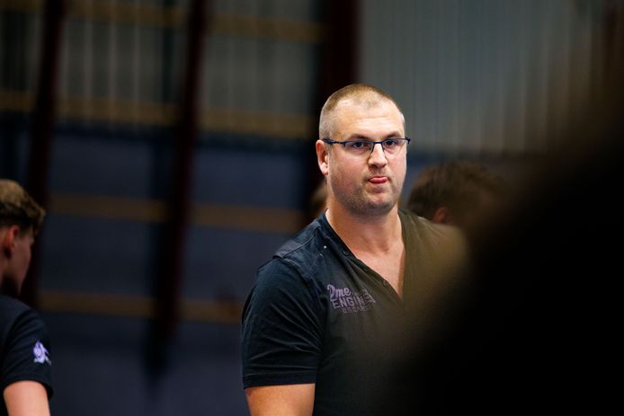 Jacco Groffen was niet enthousiast over de scheidsrechters in het duel tussen CSV en VC Zwolle.
