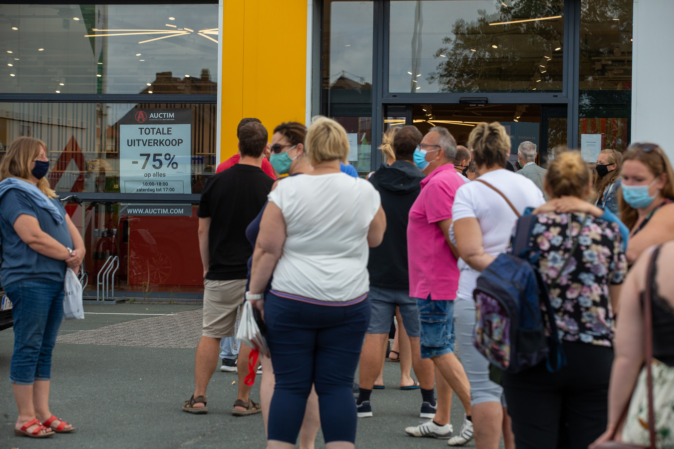 49 magasins Brantano ouverts ce lundi nouveau de longues files